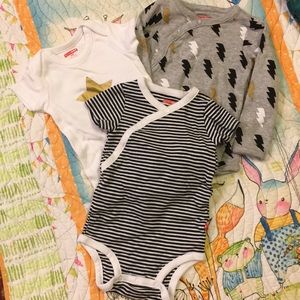 Set of 3 infant onesies